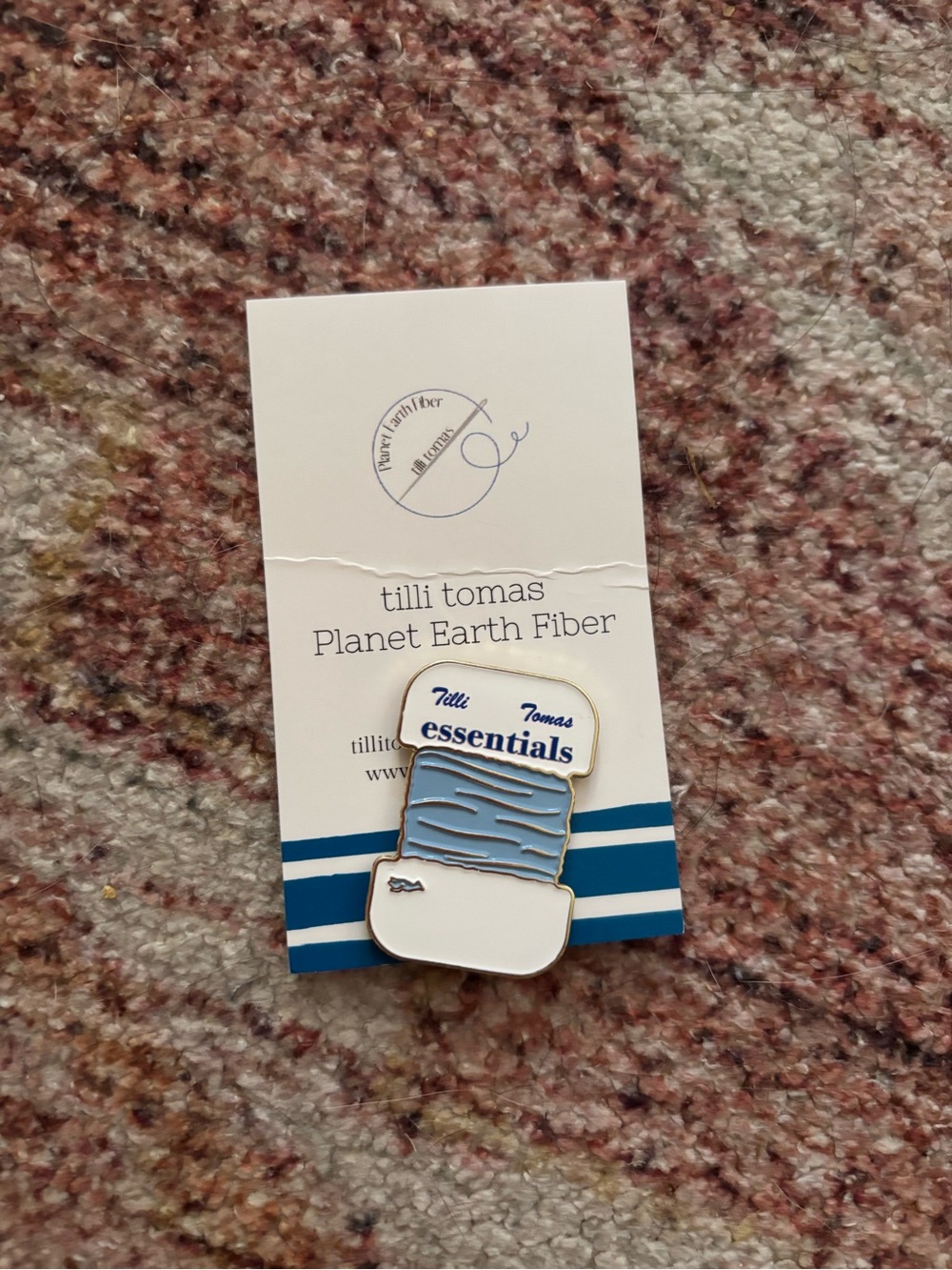 Tilli Tomas Blue Essentials Card Needleminder - Picture 1 of 1